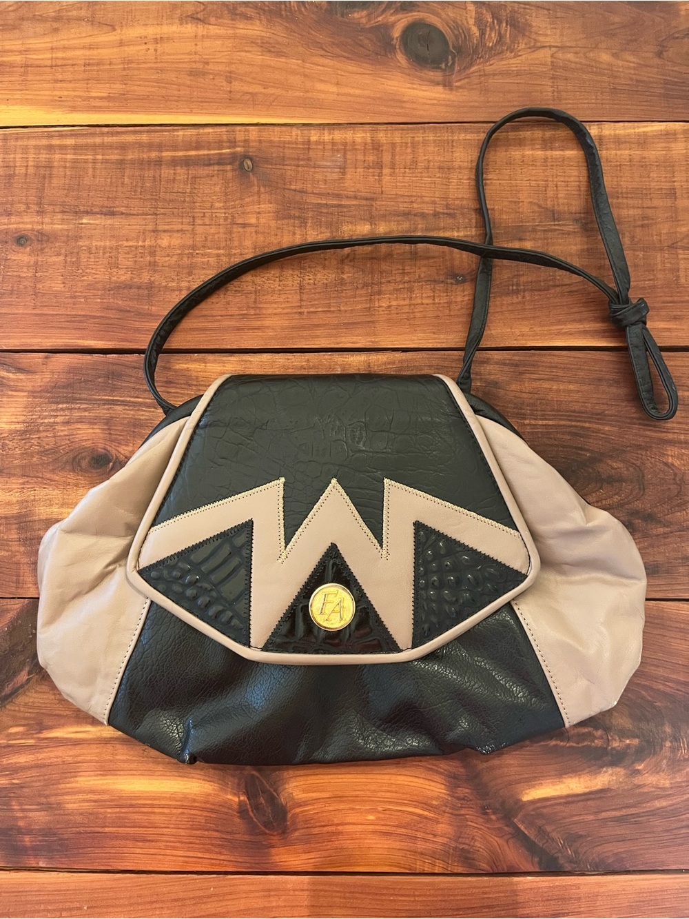Vintage 80s Fifth Avenue Leather Crossbody Clutch purse.